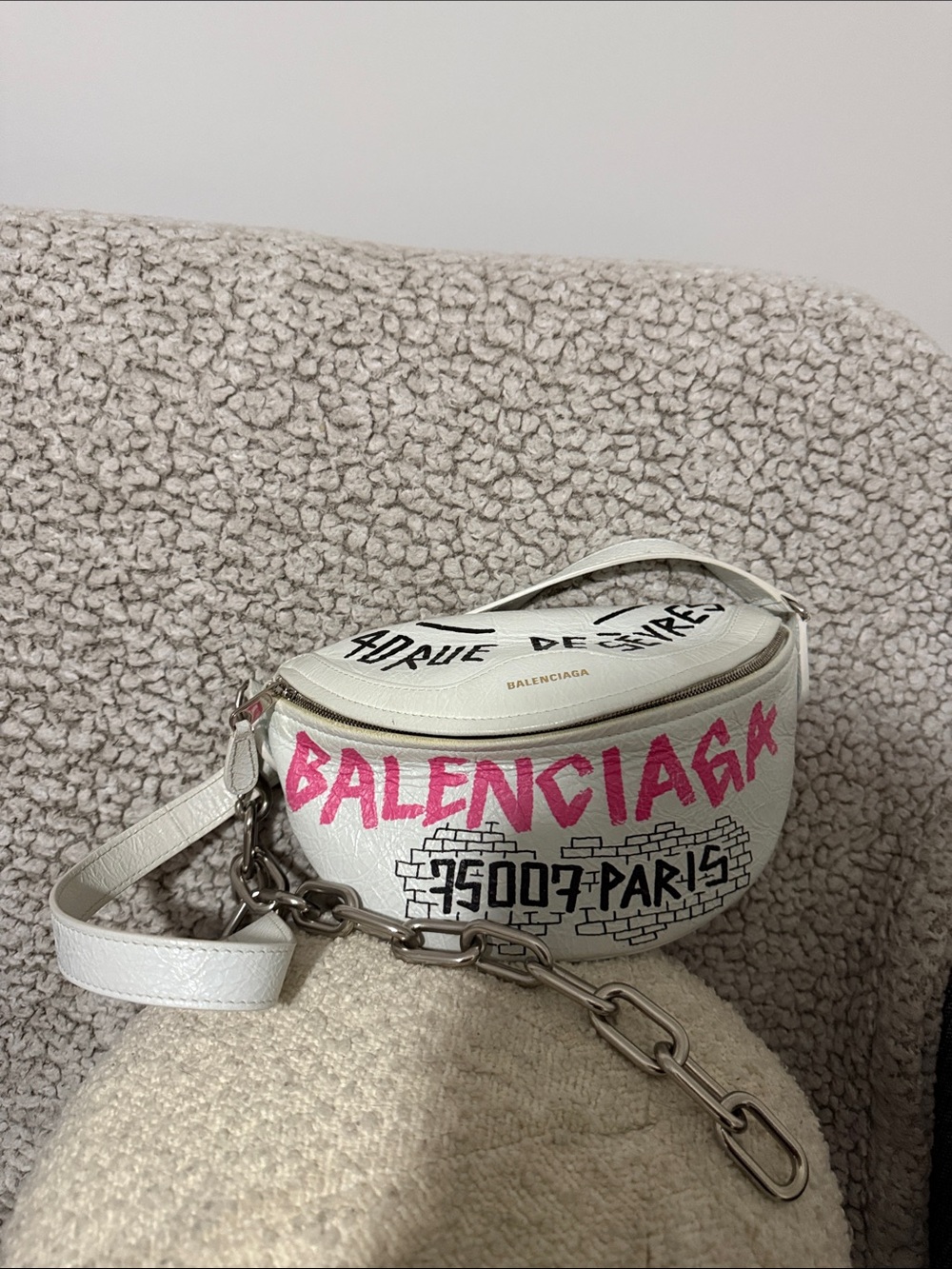 Balenciaga White Leather Graffiti Crossbody Belt Bag with Pink Logo